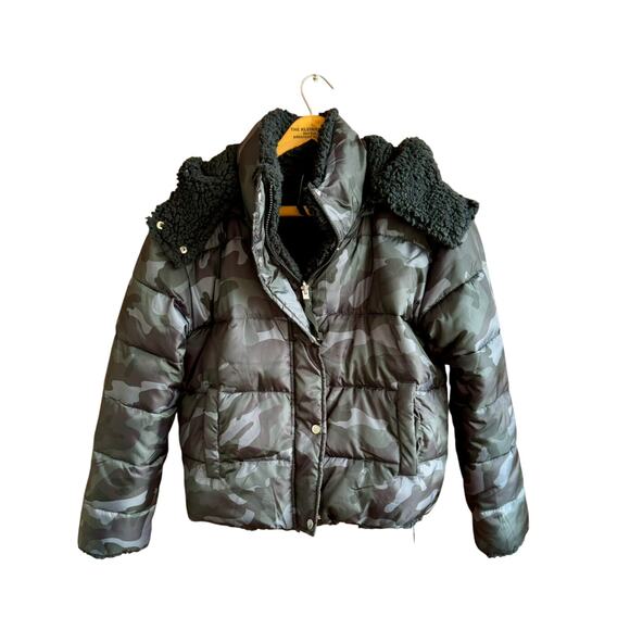 Sebby Black Camo Reversible Faux Shearling Puffer Jacket Womens M NWT - Picture 1 of 7